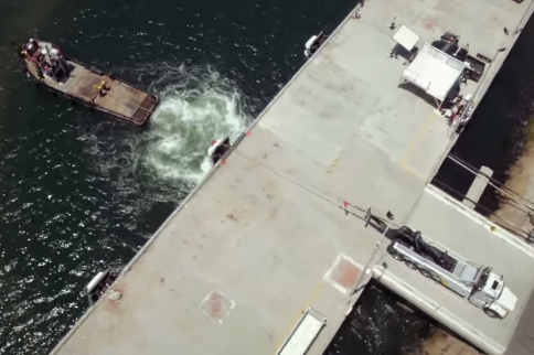 Video: 500 Hp Tow Truck Vs 900 Hp Tug Boat, Ultimate Tug Of War!