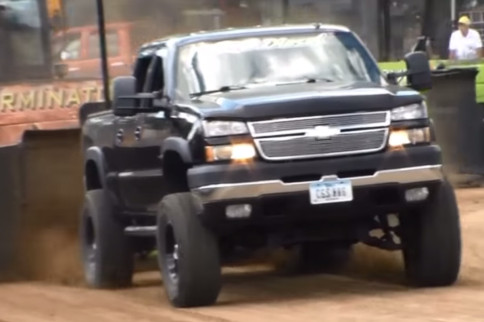 Video: Don't You Just Love Diesel Truck Pull Carnage?