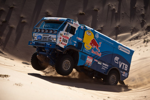 Video: Dakar Rally T4 Truck Looks Out Of Place At Goodwood Revival