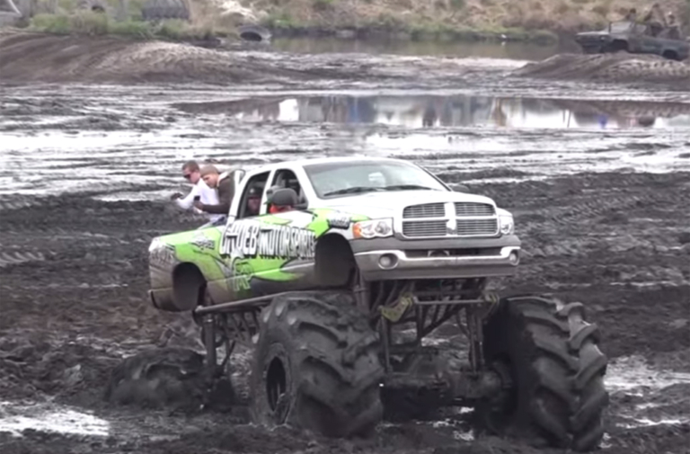 Video: Good Times Down In A Florida Mud Bog